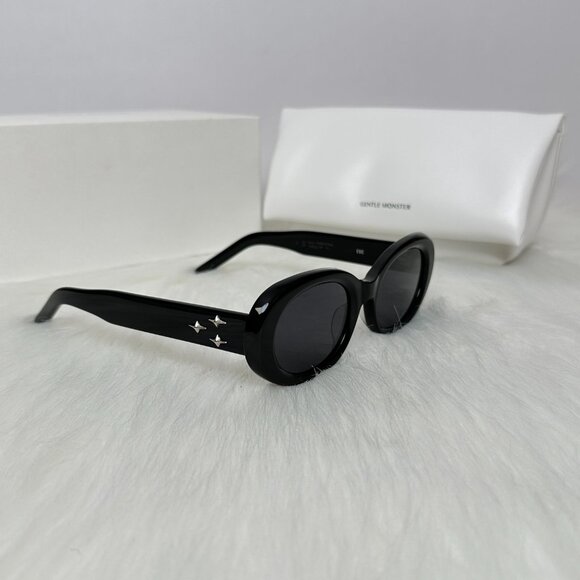 GENTLE MONSTER Sleek Black Oval Sunglasses - Picture 4 of 8